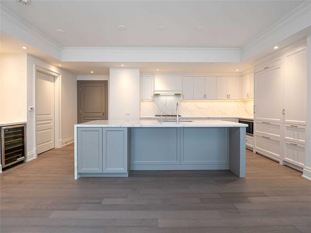 202 - 4 The Kingsway, Condo with 2 bedrooms, 2 bathrooms and 2 parking in Toronto ON | Image 9