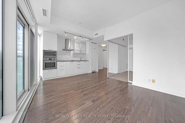 3201 - 12 York St, Condo with 1 bedrooms, 1 bathrooms and 0 parking in Toronto ON | Image 18
