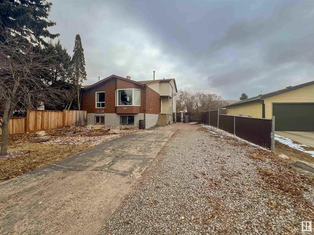 703 Grandin Dr, House semidetached with 4 bedrooms, 1 bathrooms and 4 parking in Morinville AB | Image 2
