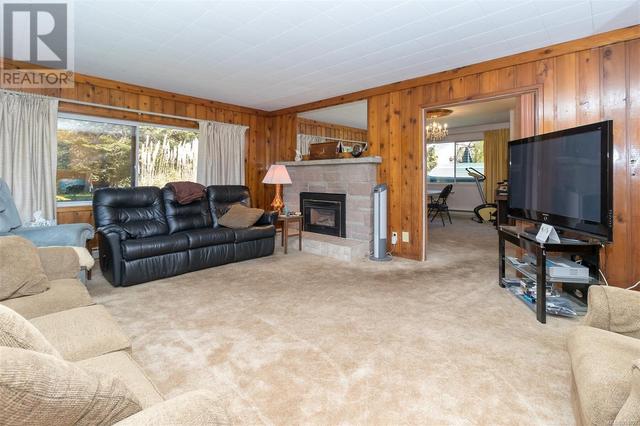 6787 Grant Rd W, House detached with 3 bedrooms, 2 bathrooms and 12 parking in Sooke BC | Image 14