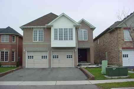44 Pebblestone Circ, House detached with 4 bedrooms, 3 bathrooms and 2 parking in Brampton ON | Image 1