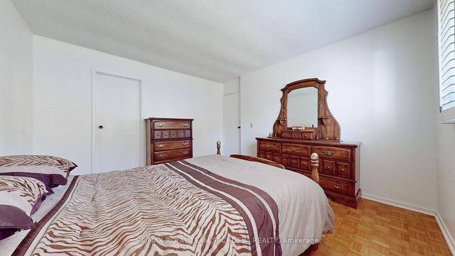136 Fawcett Tr, House detached with 3 bedrooms, 2 bathrooms and 5 parking in Toronto ON | Image 17