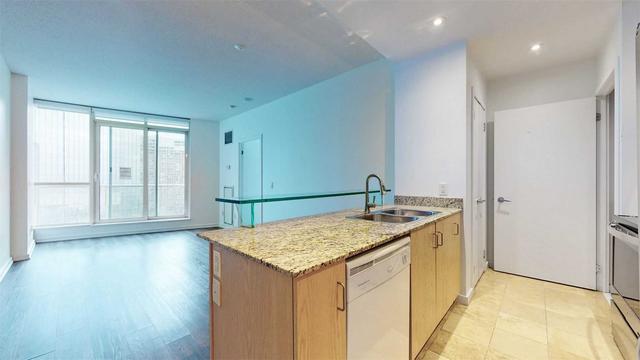 2205 - 8 York St, Condo with 1 bedrooms, 1 bathrooms and 0 parking in Toronto ON | Image 13