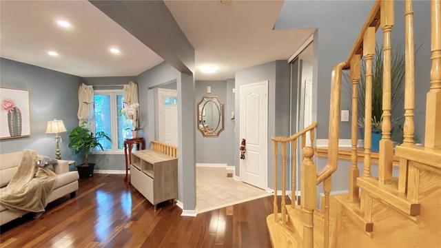 836 Applecroft Circ, House semidetached with 3 bedrooms, 3 bathrooms and 3 parking in Mississauga ON | Image 10