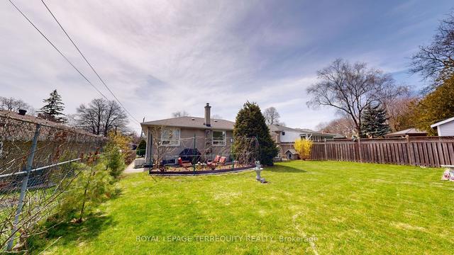 8 Gentian Dr, House detached with 3 bedrooms, 2 bathrooms and 7 parking in Toronto ON | Image 30