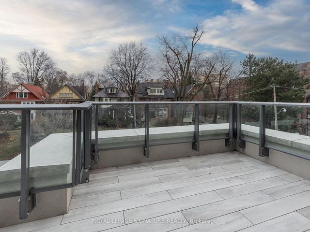 77 Foxbar Rd, Townhouse with 3 bedrooms, 4 bathrooms and 2 parking in Toronto ON | Image 9