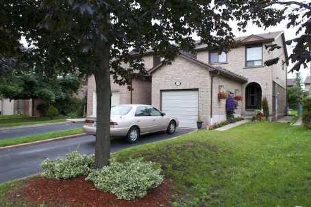 4046 Silverhaze Rd, House attached with 3 bedrooms, 3 bathrooms and 2 parking in Mississauga ON | Image 1