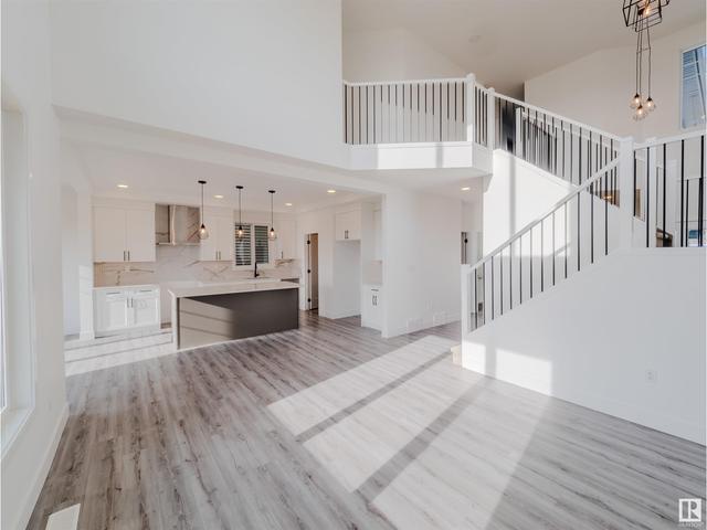 9315 183 Av Nw, House detached with 3 bedrooms, 3 bathrooms and null parking in Edmonton AB | Image 10