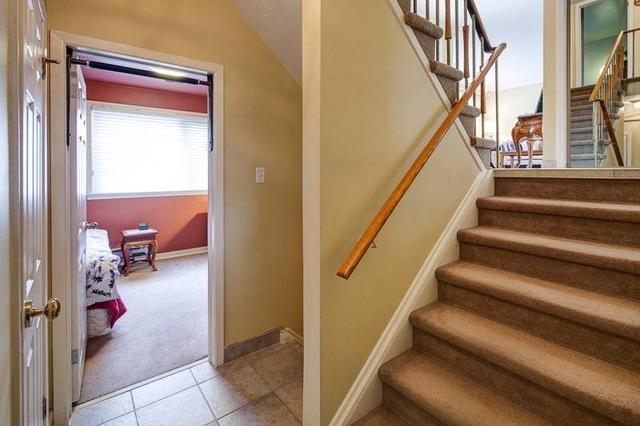 10 Oscar Crt, House detached with 3 bedrooms, 2 bathrooms and 4 parking in Toronto ON | Image 16