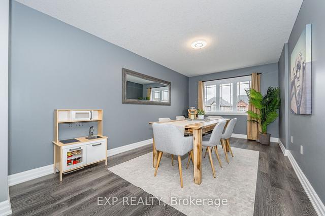 25 Oakes Cres, House semidetached with 3 bedrooms, 3 bathrooms and 3 parking in Guelph ON | Image 6