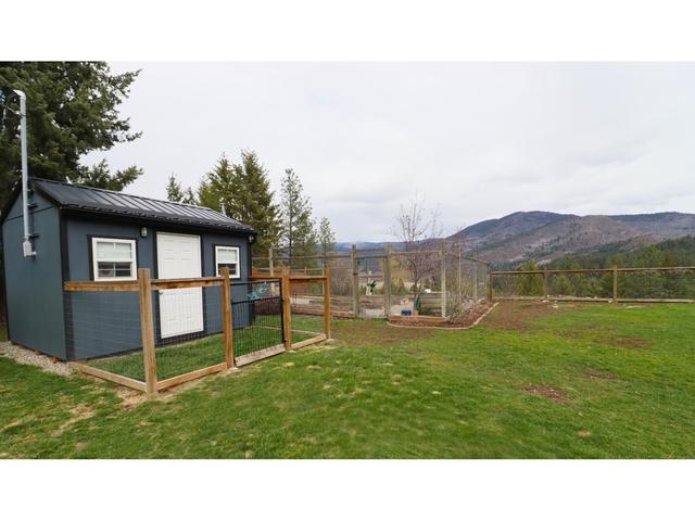 3295 Eagle Ridge Road, House detached with 4 bedrooms, 3 bathrooms and null parking in Kootenay Boundary D BC | Image 35