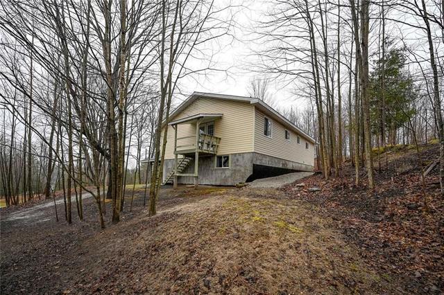 211 Pike Lake Fire Route 13 A Road, House detached with 3 bedrooms, 2 bathrooms and 6 parking in Tay Valley ON | Image 18