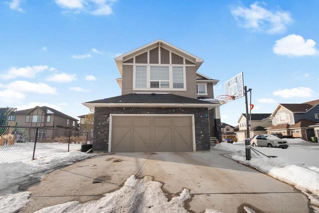 134 Kinniburgh Lane, House detached with 4 bedrooms, 3 bathrooms and 4 parking in Calgary AB | Image 1