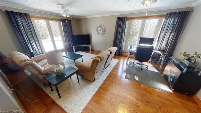 3 Meadowood Drive, House detached with 6 bedrooms, 3 bathrooms and 12 parking in Brant ON | Image 4