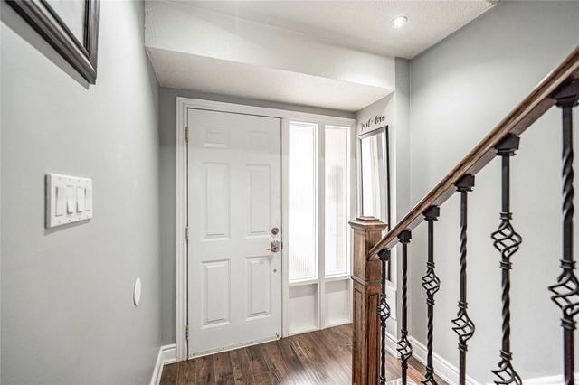 82 Enmount Dr, Townhouse with 3 bedrooms, 2 bathrooms and 2 parking in Brampton ON | Image 28
