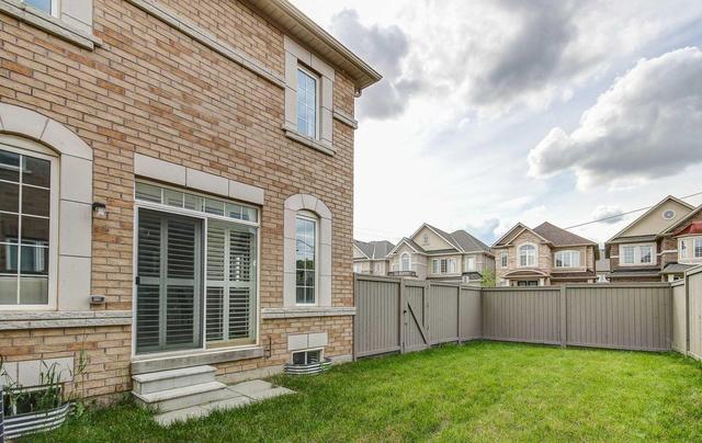 43 Ivor Cres, House attached with 3 bedrooms, 3 bathrooms and 4 parking in Brampton ON | Image 20