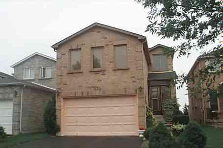 922 Rambleberry Ave, House detached with 4 bedrooms, 4 bathrooms and 2 parking in Pickering ON | Image 1