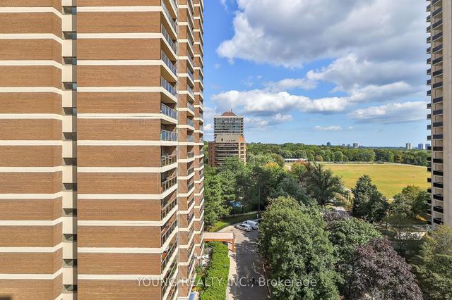 904 - 40 Rosehill Ave, Condo with 2 bedrooms, 2 bathrooms and 1 parking in Toronto ON | Image 19