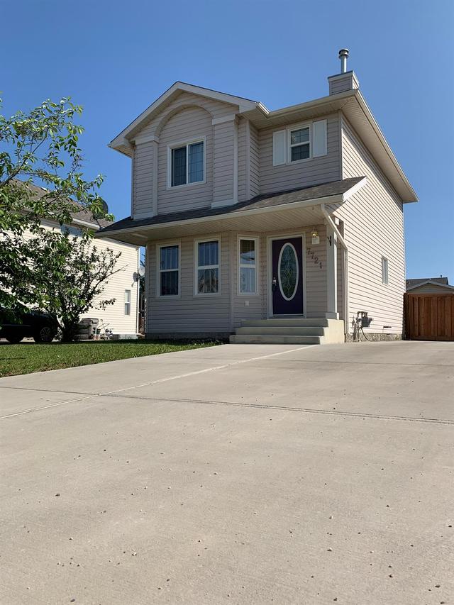 7721 Westpointe Drive, House detached with 3 bedrooms, 1 bathrooms and 4 parking in Grande Prairie AB | Image 1