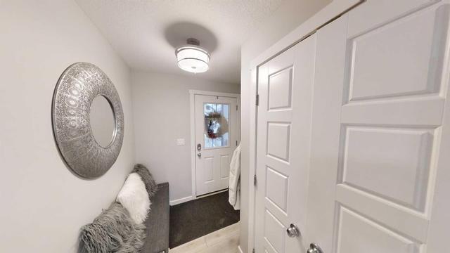 8455 101 Avenue, House other with 3 bedrooms, 2 bathrooms and null parking in Grande Prairie AB | Image 2