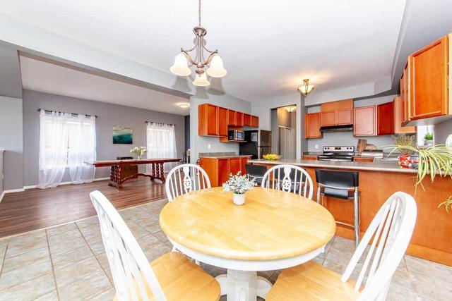 81 Wilshire Dr, House detached with 4 bedrooms, 4 bathrooms and 2 parking in Whitby ON | Image 6