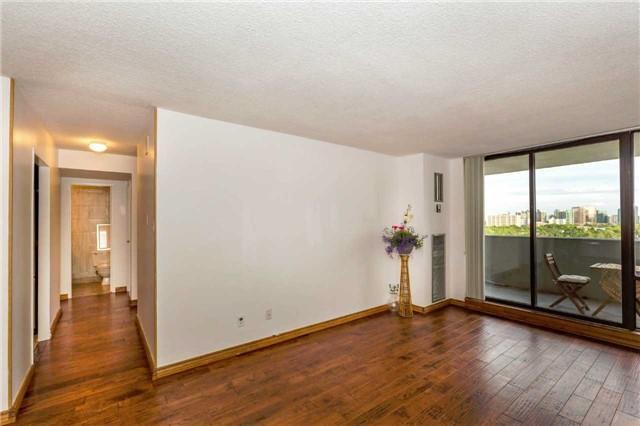 1304 - 10 Tangreen Crt, Condo with 3 bedrooms, 2 bathrooms and 1 parking in Toronto ON | Image 6