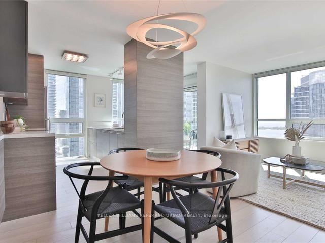 3610 - 19 Grand Trunk Cres, Condo with 2 bedrooms, 2 bathrooms and 1 parking in Toronto ON | Image 12