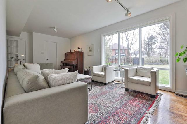 9 Alderdale Crt, House detached with 3 bedrooms, 4 bathrooms and 6 parking in Toronto ON | Image 23