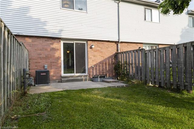 7 - 40 Imperial Road N, House attached with 3 bedrooms, 1 bathrooms and 1 parking in Guelph ON | Image 20
