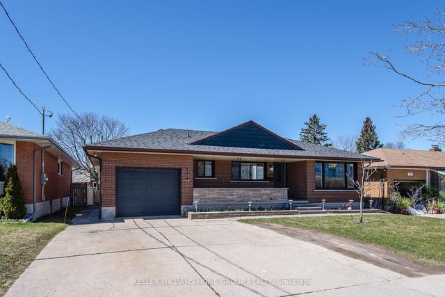 134 Traynor Ave, House detached with 3 bedrooms, 2 bathrooms and 5 parking in Kitchener ON | Image 1