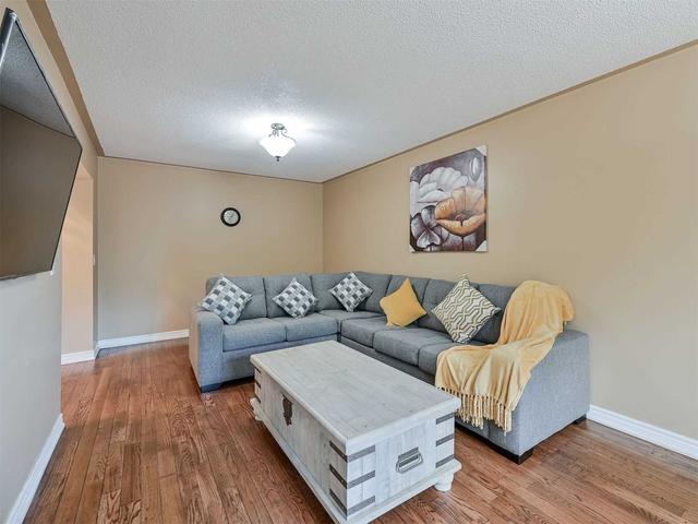 24 Lancewood Cres, Townhouse with 3 bedrooms, 4 bathrooms and 2 parking in Brampton ON | Image 4