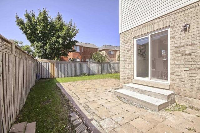 32 Poplar Plains Rd, House detached with 3 bedrooms, 4 bathrooms and 5 parking in Brampton ON | Image 24