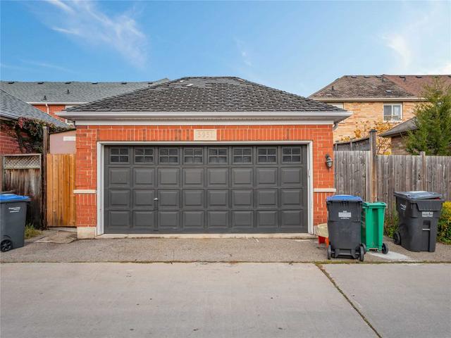 5951 Chalfont Cres, House attached with 3 bedrooms, 4 bathrooms and 2 parking in Mississauga ON | Image 26
