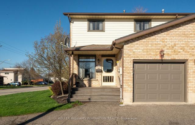 a - 67 Silver St, Townhouse with 3 bedrooms, 2 bathrooms and 2 parking in Brant ON | Image 1