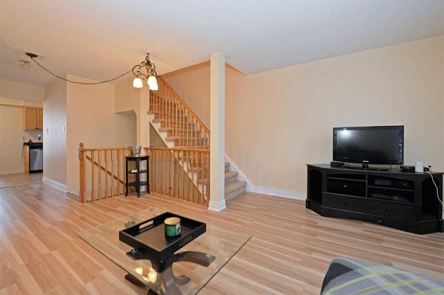 47 Mcgonigal Lane, Townhouse with 3 bedrooms, 2 bathrooms and 1 parking in Ajax ON | Image 7