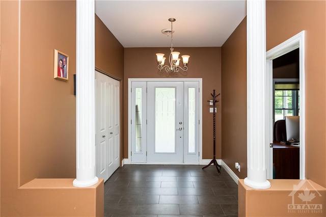 8464 Marionville Road, House detached with 4 bedrooms, 3 bathrooms and 20 parking in North Dundas ON | Image 7