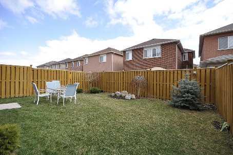 1062 Cumming Blvd, House semidetached with 3 bedrooms, 3 bathrooms and 4 parking in Milton ON | Image 8