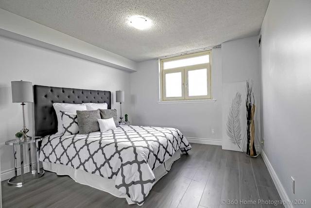 801 - 40 Chichester Pl, Condo with 2 bedrooms, 2 bathrooms and 1 parking in Toronto ON | Image 5