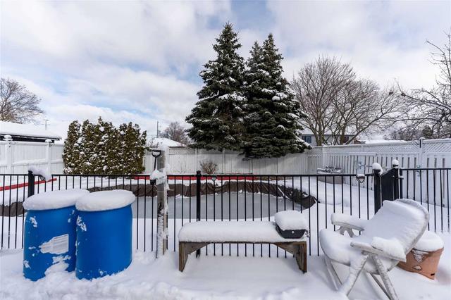 7149 Codlin Ave, House detached with 4 bedrooms, 2 bathrooms and 4 parking in Mississauga ON | Image 22