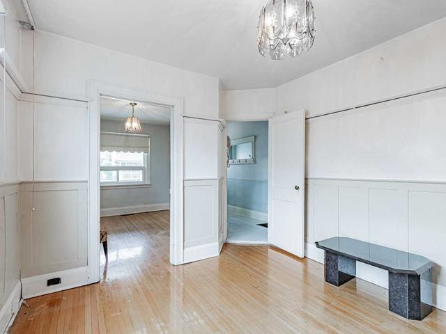 83 Amherst Ave, House detached with 3 bedrooms, 2 bathrooms and 4 parking in Toronto ON | Image 3
