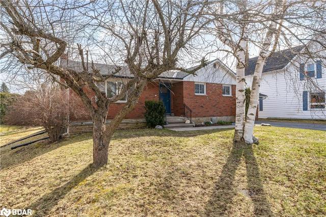 23 South Wellington Street, House detached with 3 bedrooms, 1 bathrooms and 5 parking in Quinte West ON | Image 10