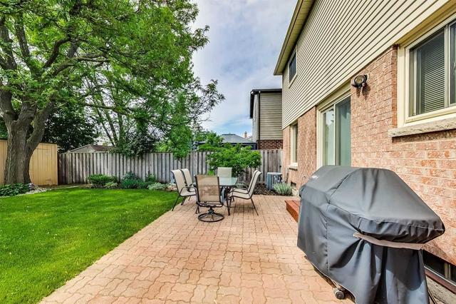 45 Cassander Cres, House detached with 3 bedrooms, 2 bathrooms and 5 parking in Brampton ON | Image 20
