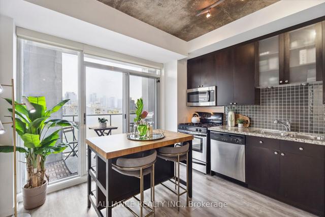 927 - 1 Shaw St, Condo with 1 bedrooms, 2 bathrooms and 1 parking in Toronto ON | Image 4
