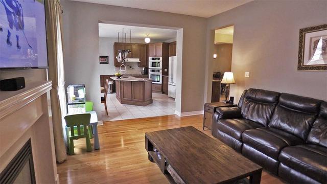 6 Sergio Marchi St, House detached with 4 bedrooms, 3 bathrooms and 5 parking in Toronto ON | Image 2