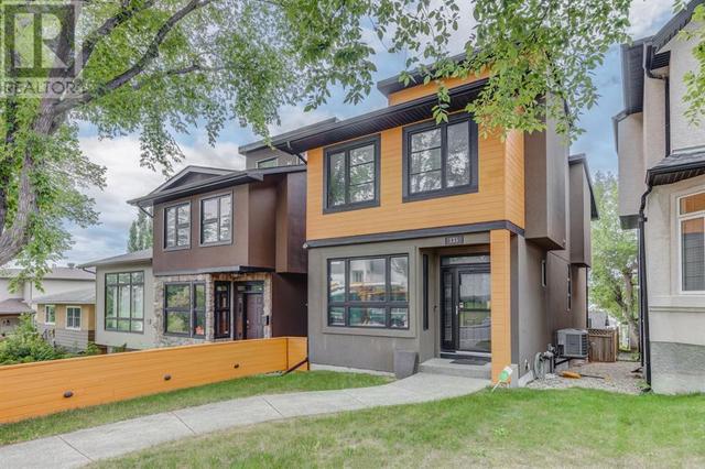 135 31 Avenue Nw, House detached with 3 bedrooms, 3 bathrooms and 2 parking in Calgary AB | Image 1