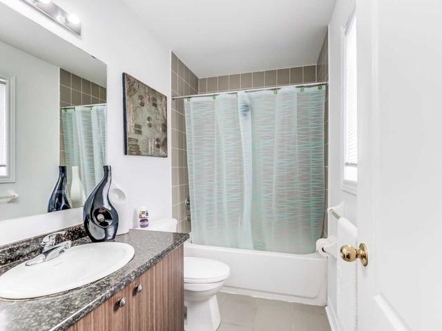 2464 Earl Grey Ave, House semidetached with 3 bedrooms, 3 bathrooms and 3 parking in Pickering ON | Image 9