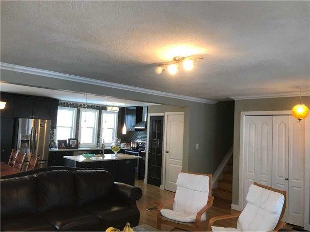 908 Pensdale Cres Se, House detached with 3 bedrooms, 3 bathrooms and 2 parking in Calgary AB | Image 10