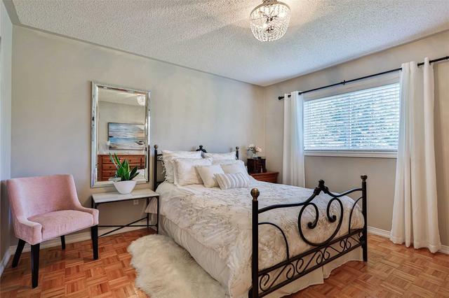 15 Louana Cres, Townhouse with 3 bedrooms, 3 bathrooms and 3 parking in Vaughan ON | Image 15
