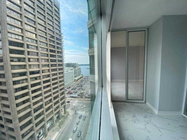 1809 - 10 Yonge St, Condo with 1 bedrooms, 1 bathrooms and 0 parking in Toronto ON | Image 7
