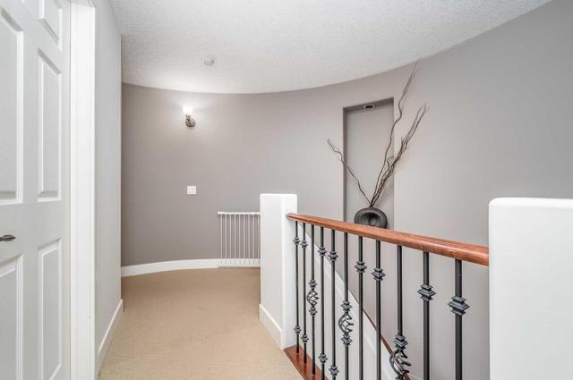 2032 45 Avenue Sw, Home with 4 bedrooms, 2 bathrooms and 2 parking in Calgary AB | Image 34